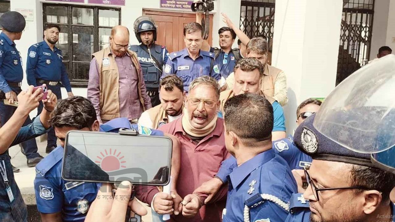 আদালত চত্বরে যুবলীগ নেতার ‘জয় বাংলা’ স্লোগান