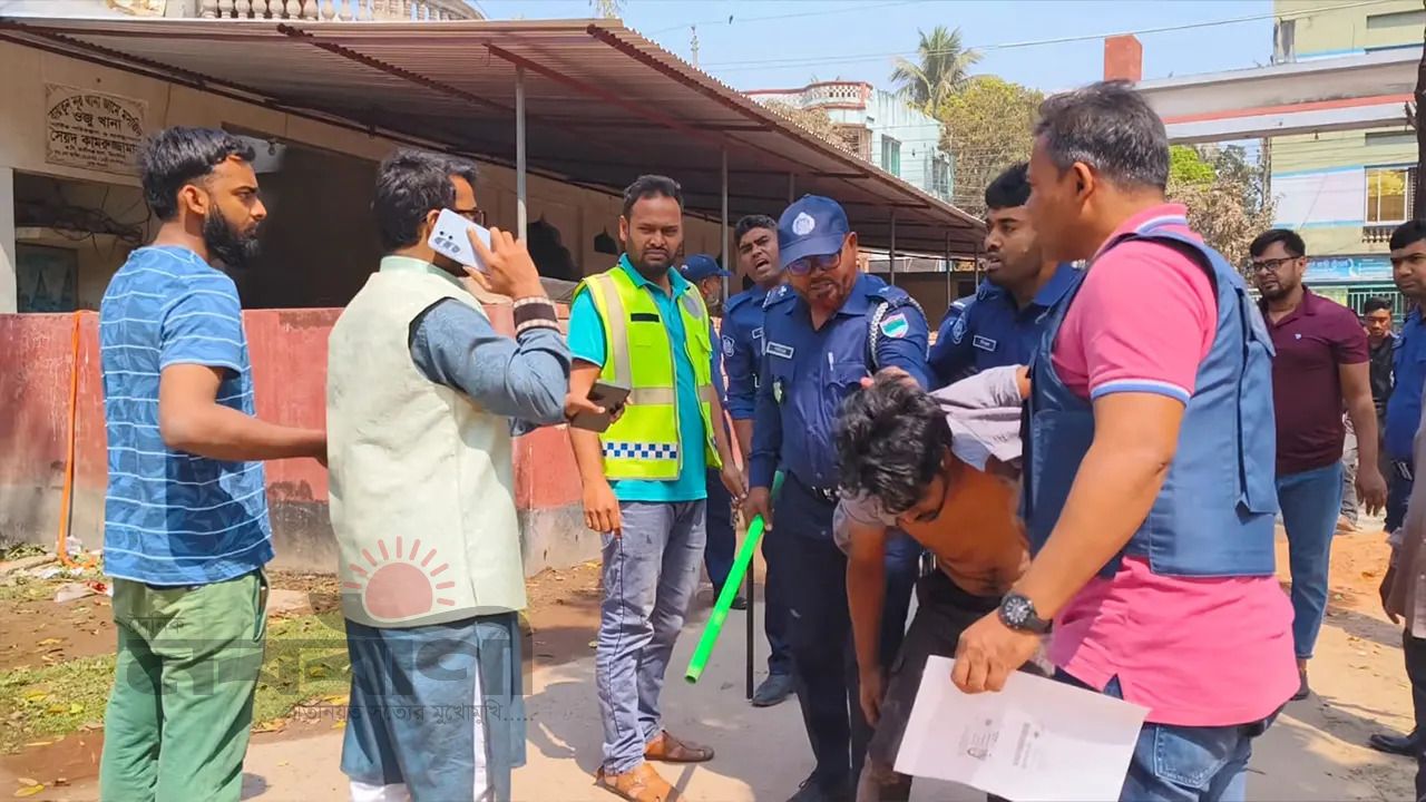 রাশেদ খাঁনের উপস্থিতিতেই বিএনপির দুই গ্রুপের সংঘর্ষ, পুলিশসহ আহত ১২