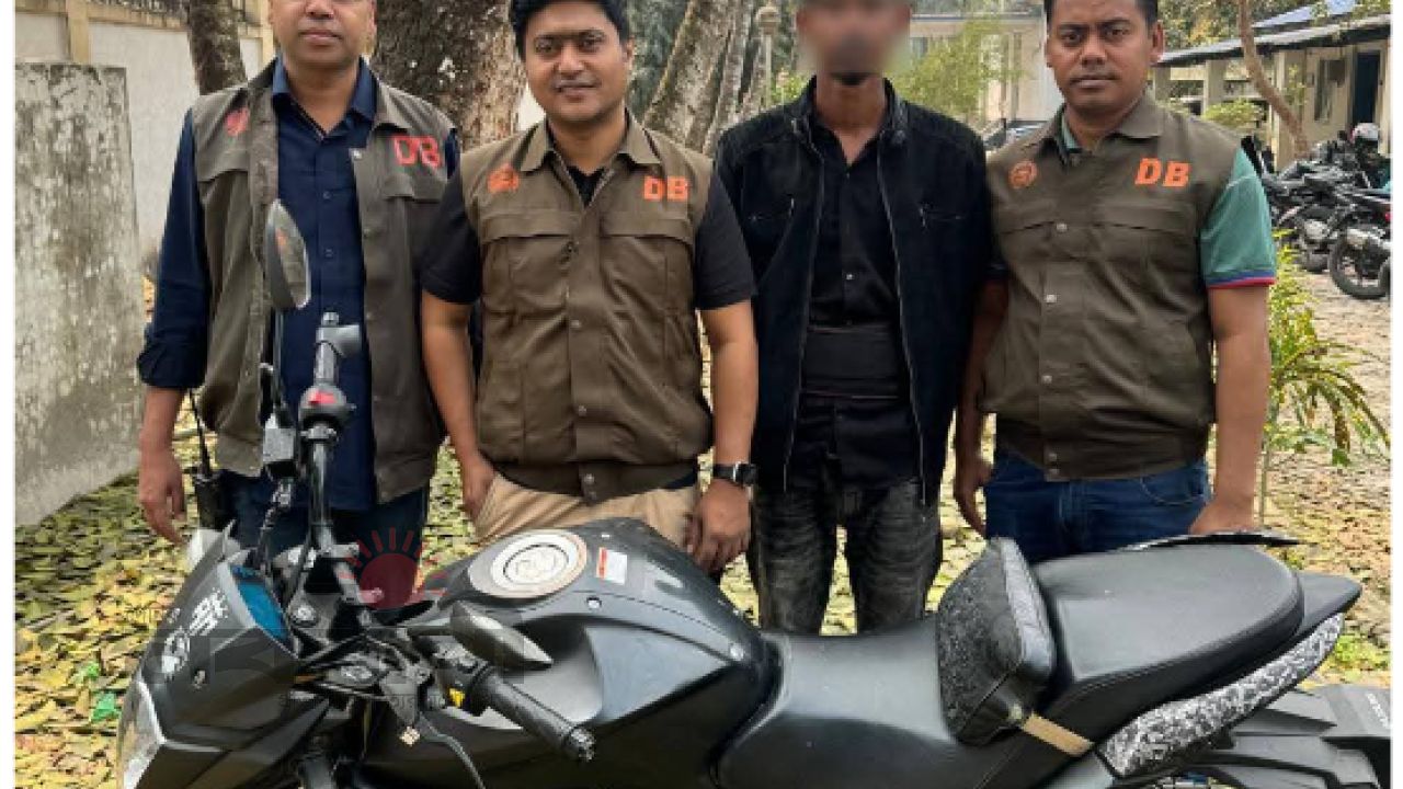 আলমগীর হত্যা: ডিবি অভিযানে উদ্ধার হত্যায় ব্যবহৃত মোটরসাইকেল