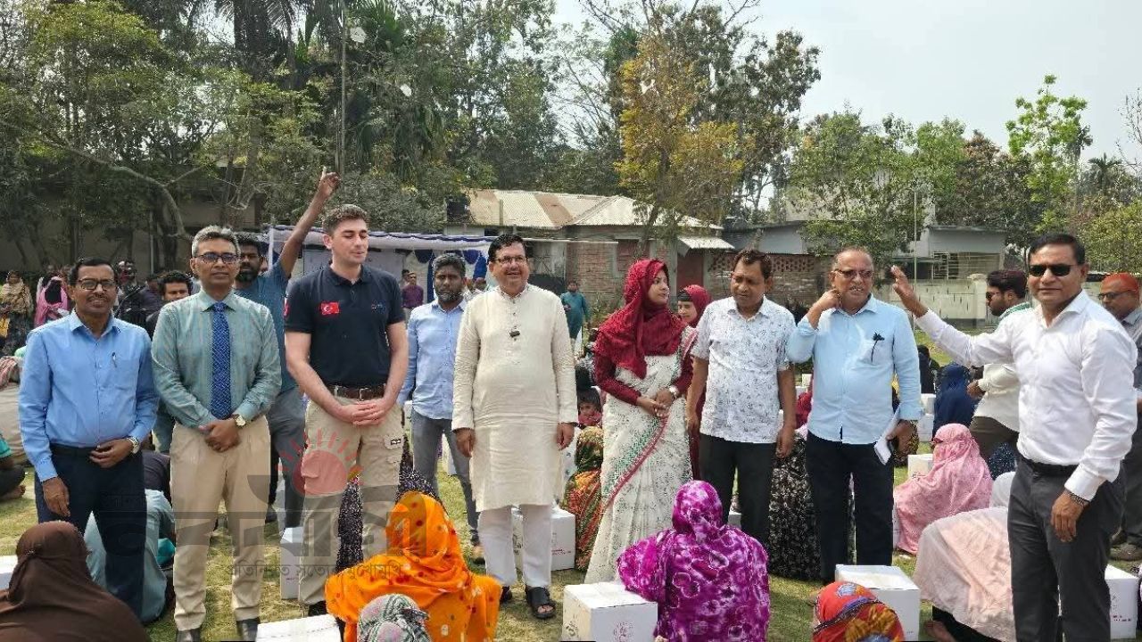 ফ্যামিলি কার্ড নিয়ে গুজব ছড়িয়ে বিভ্রান্তির চেষ্টা চলছে: শিমুল বিশ্বাস