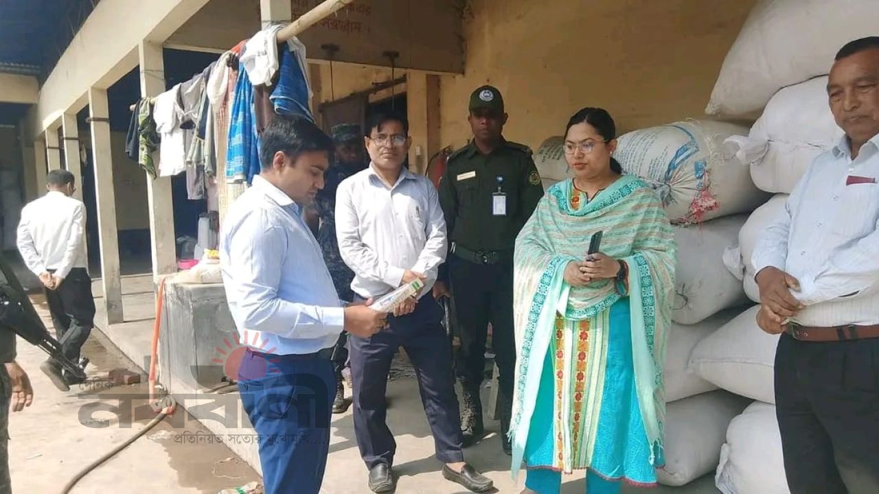 ডোমারে ভ্রাম্যমাণ আদালতের অভিযানে মুড়ি মিলকে এক লাখ টাকা জরিমানা