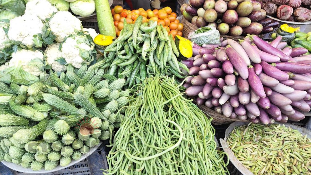 ভোলায় সবজির দাম কমেছে অর্ধেক, ক্রেতাদের স্বস্তি