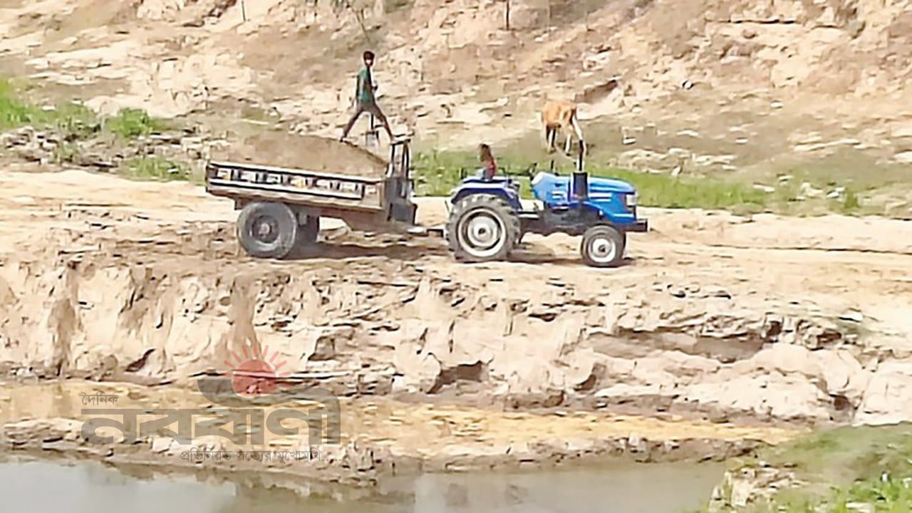 পুলিশকে ম্যানেজ করে বালু লুট, হুমকিতে সেতু-সড়ক-বাঁধ