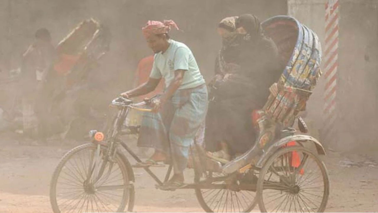 বায়ুদূষণে বিশ্বের শীর্ষ দূষিত শহর এখন ঢাকা