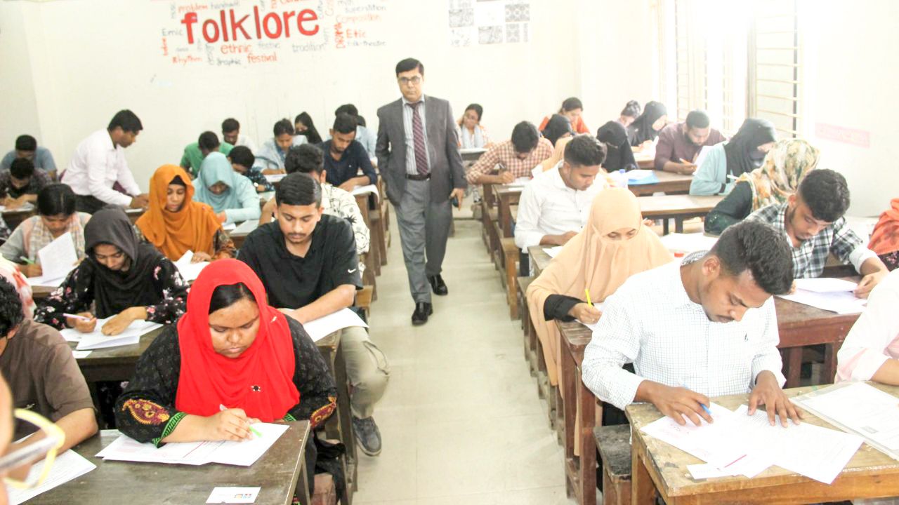 ভর্তিচ্ছুদের অংশগ্রহণে নজরুল বিশ্ববিদ্যালয়ে 'বি' ইউনিট পরীক্ষা অনুষ্ঠিত 