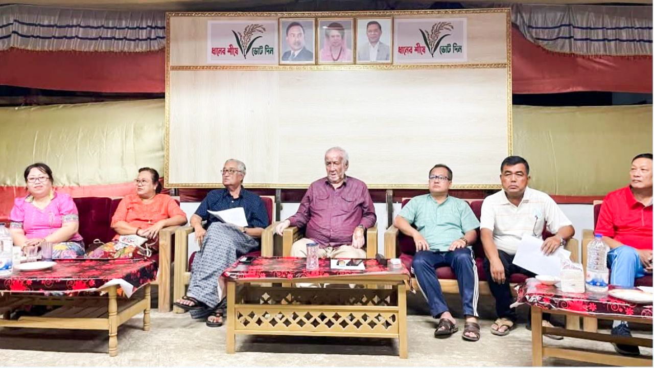 বান্দরবানে সাংগ্রাই উৎসব ঘিরে প্রস্তুতি: এমপি সাচিং প্রু জেরীর সঙ্গে সাংগ্রাই উদযাপন কমিটির সাক্ষাৎ