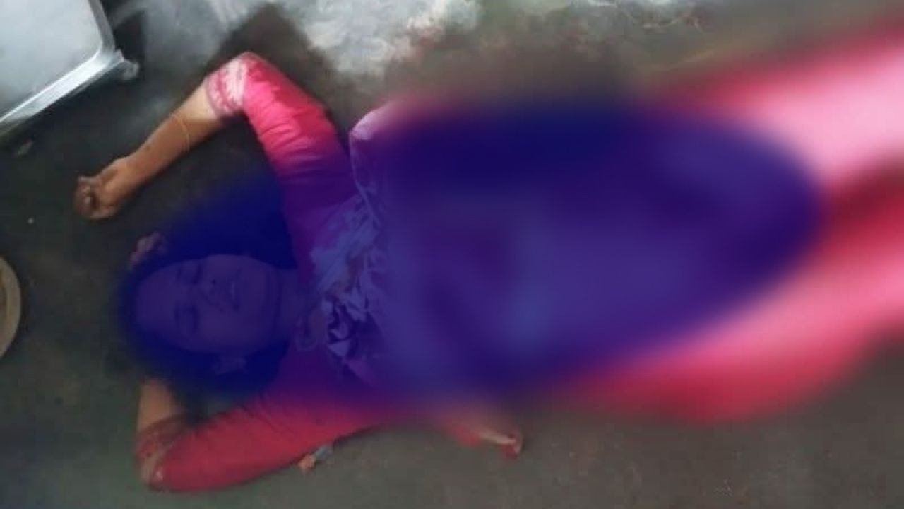 বগুড়ায় ছুরিকাঘাতে গৃহবধূ খুন; স্ত্রীকে হত্যা করে পলাতক স্বামী