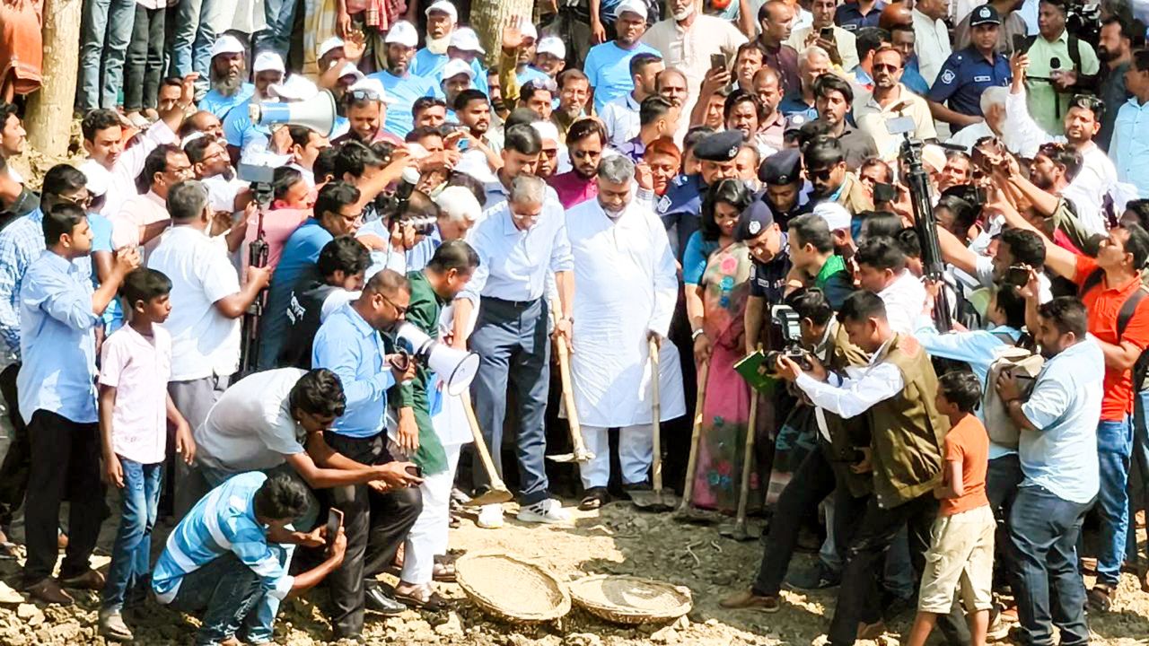 চুয়াডাঙ্গায় খাল পুনঃখনন কাজের উদ্বোধন করলেন পানিসম্পদ মন্ত্রী