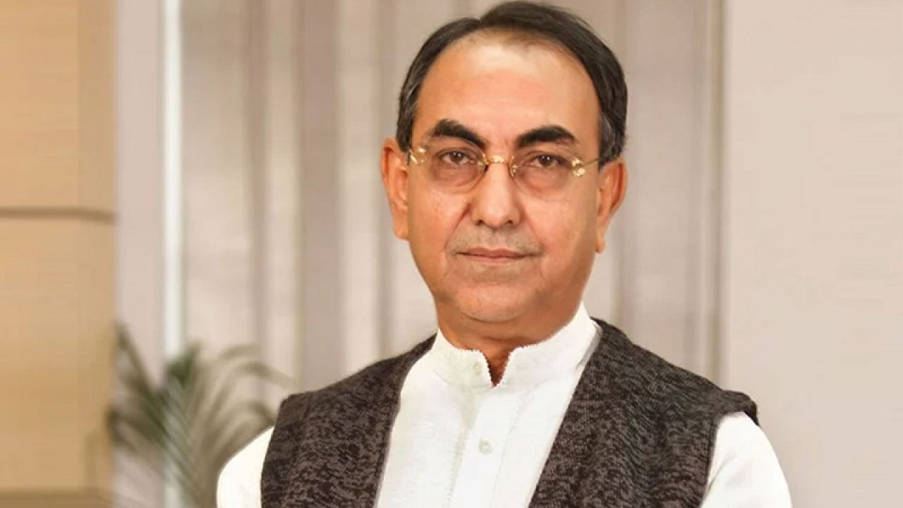 সিঙ্গাপুর থেকে মালয়েশিয়ায় মির্জা আব্বাস
