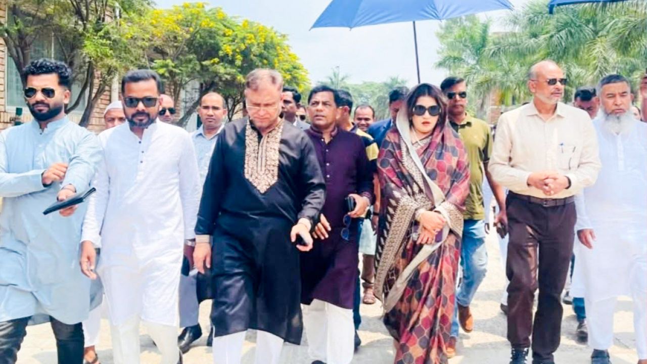 ফরিদপুরে শিল্প প্রতিষ্ঠান পরিদর্শনে প্রধানমন্ত্রীর উপদেষ্টা তিতুমীর