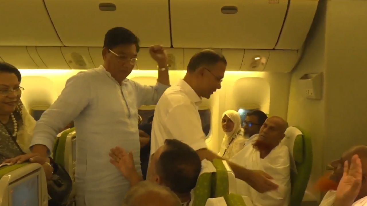 হজ ফ্লাইটের উদ্বোধন করলেন প্রধানমন্ত্রী