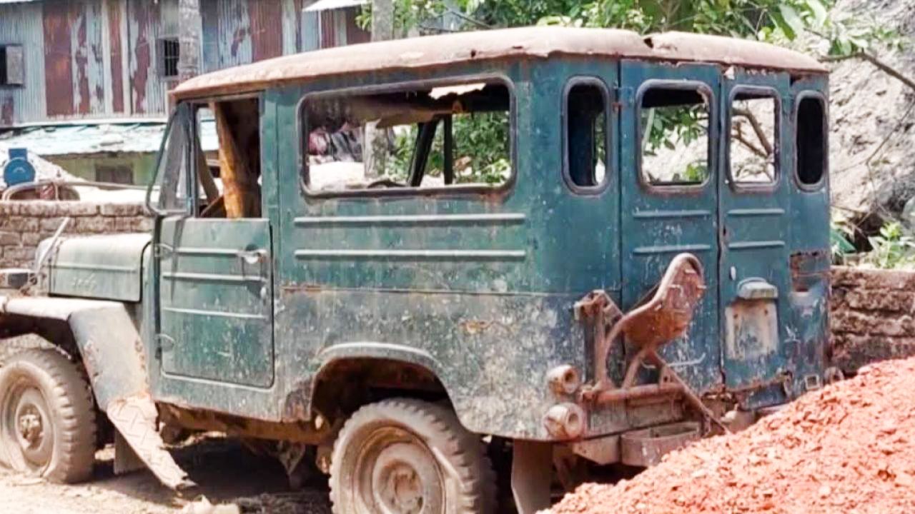 বান্দরবানে সরকারি জিপ গাড়ি বিক্রির অভিযোগ, কাগজপত্র ছাড়াই ক্রয়ের দাবি ক্রেতার