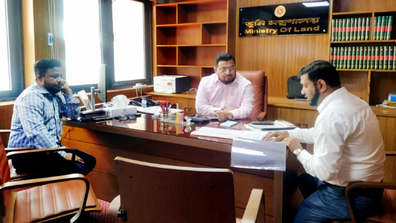 সরকারি জমির এক ইঞ্চিও ছাড় নয়: কঠোর বার্তা ব্যারিস্টার মীর মোহাম্মদ হেলাল উদ্দীন