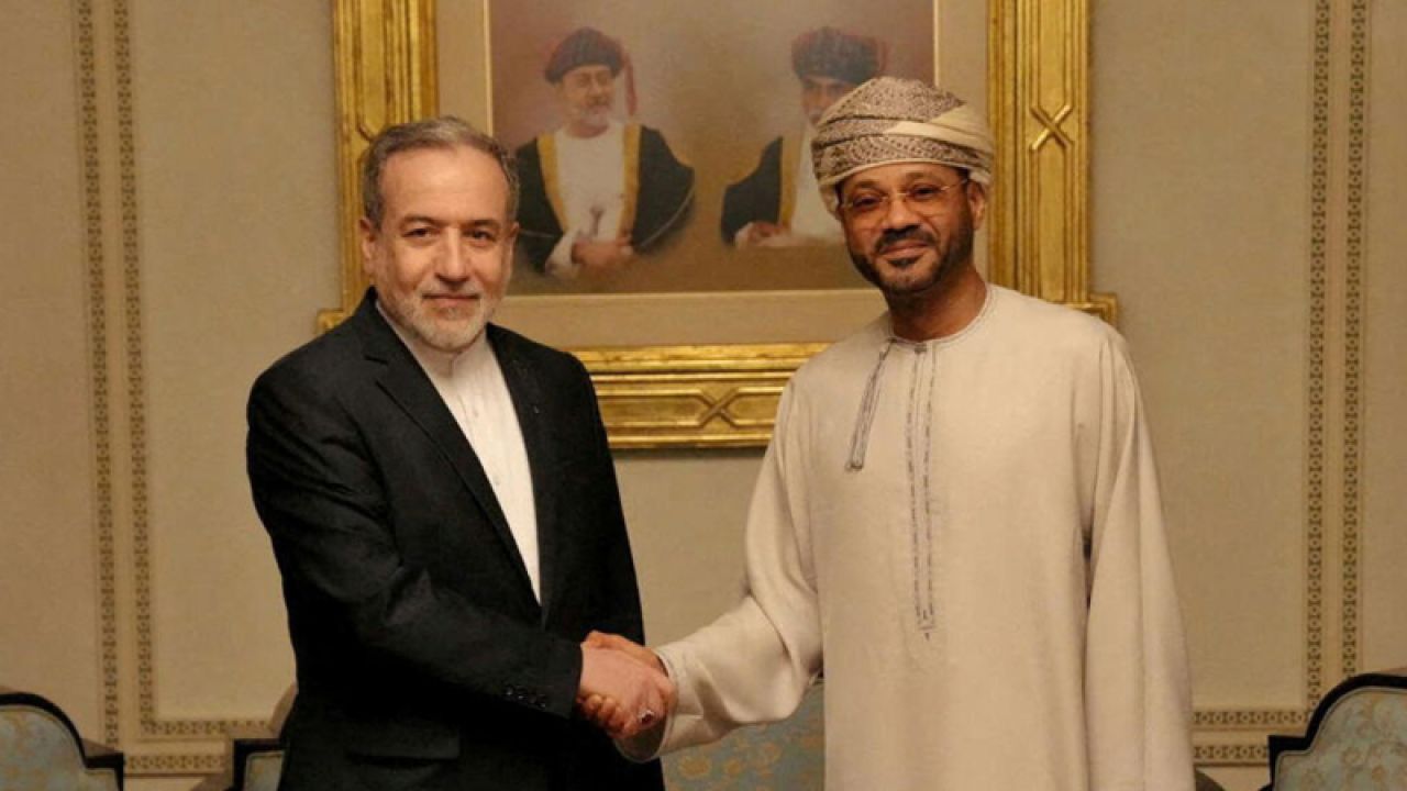 অবরোধের মধ্যে আলোচনা নয়: যুক্তরাষ্ট্রকে ইরানের কড়া বার্তা