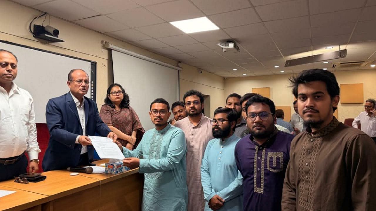 শাহবাগ হামলার ঘটনায় ঢাবি প্রশাসনের কাছে ডাকসুর ৬ দাবি