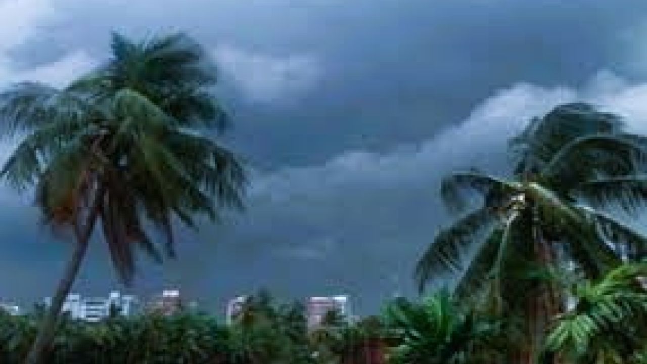 ঢাকায় মেঘের আনাগোনা, দিনভর বৃষ্টি ও আর্দ্র গরমের আভাস