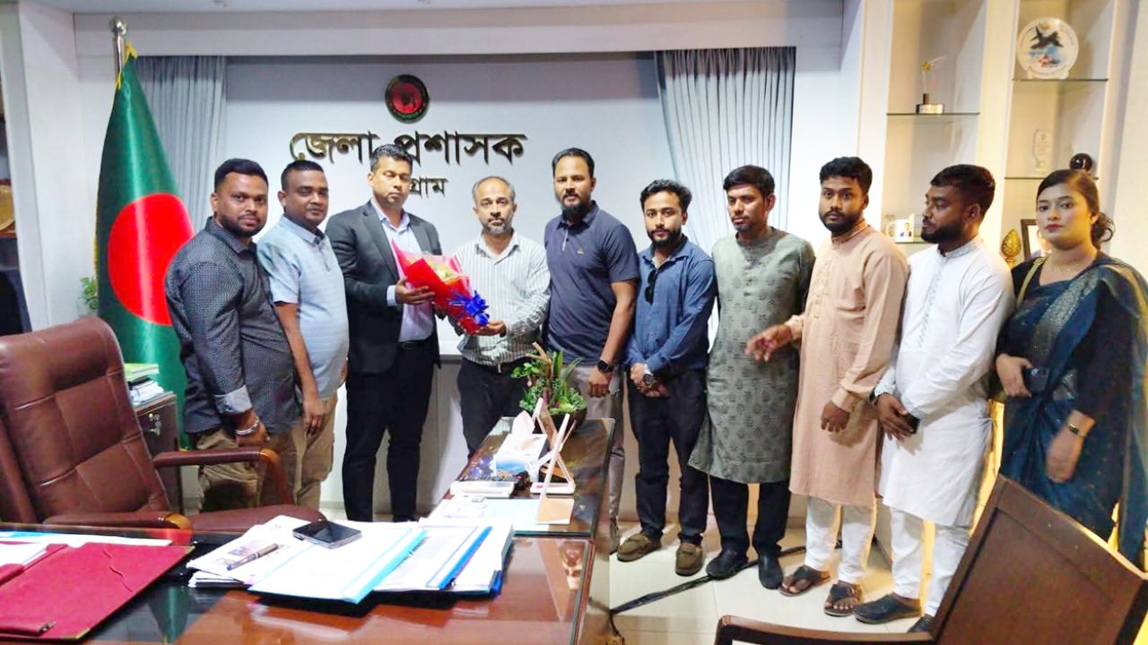 চট্টগ্রামের জেলা প্রশাসকের সঙ্গে ‘আসক’ ফাউন্ডেশন নেতৃবৃন্দের সৌজন্য সাক্ষাৎ ও শুভেচ্ছা বিনিময়