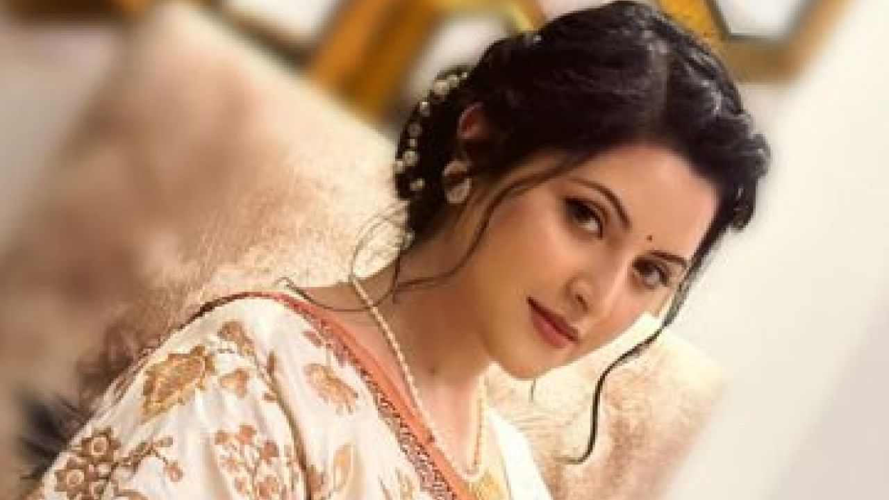 বিনোদন জগতে গুঞ্জন ও চমক, ভক্তদের নজরে তারকাদের ব্যক্তিগত জীবন