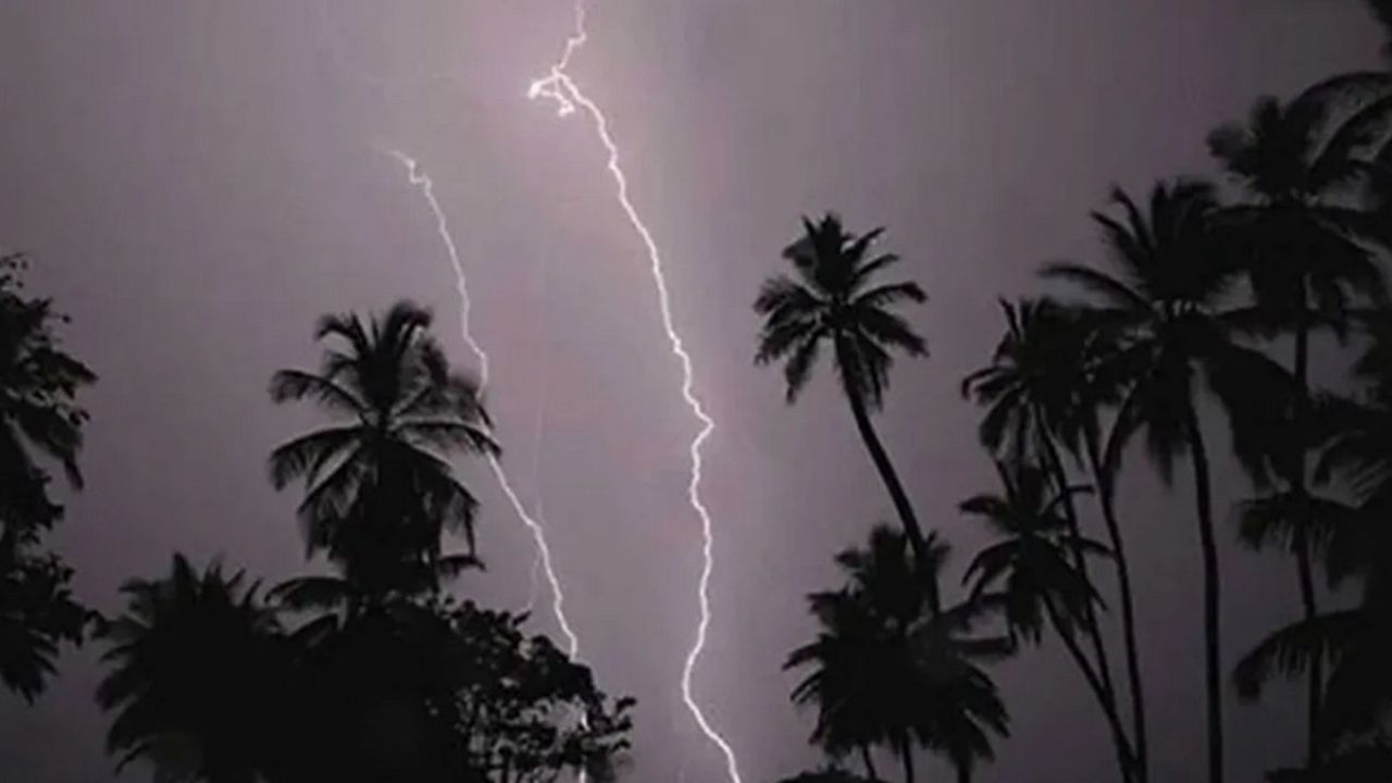 দুপুরের আগেই বদলে যেতে পারে আবহাওয়া, ঝড়-বৃষ্টির শঙ্কা