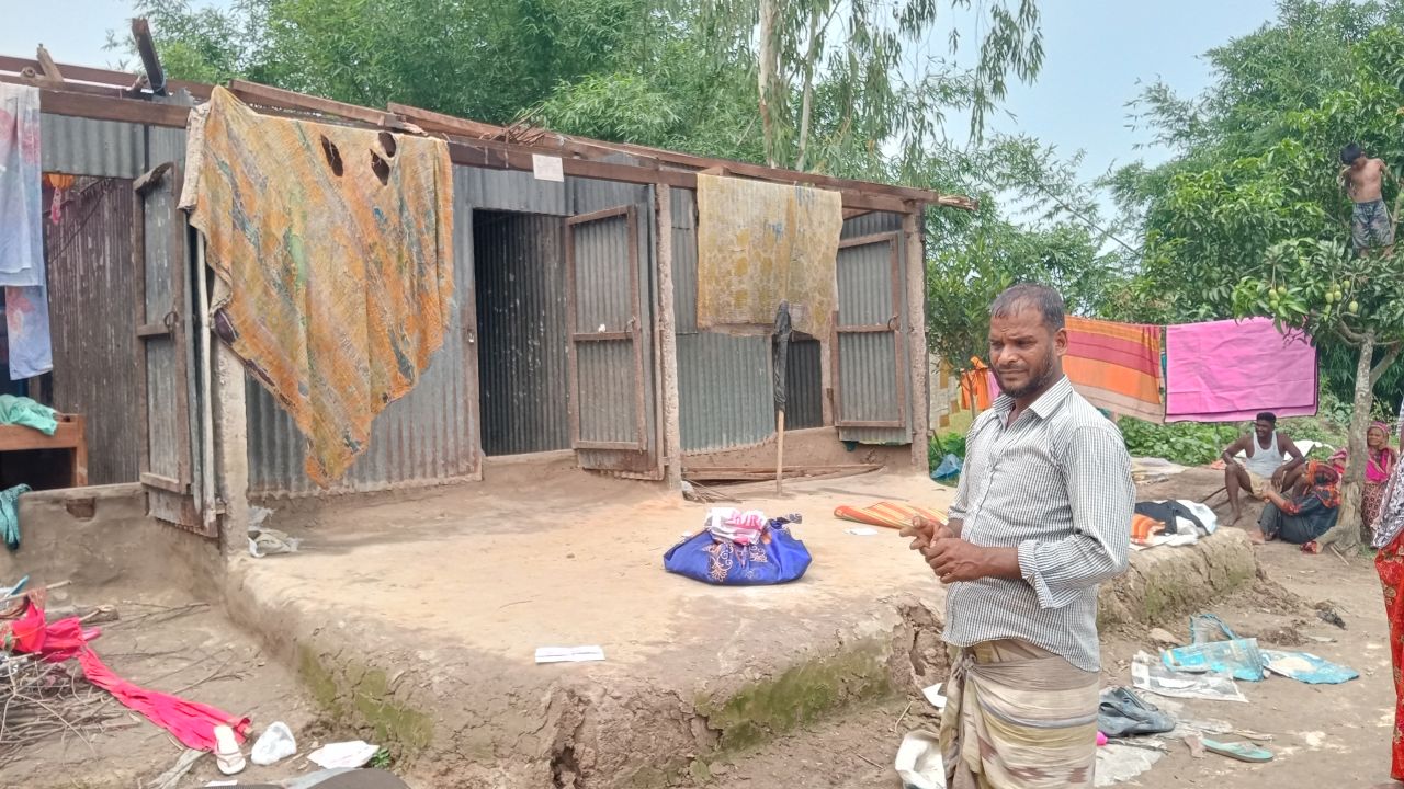নবাবগঞ্জে কালবৈশাখীর তাণ্ডবে গাছ, ফসল ও বসতবাড়ির ব্যাপক ক্ষয়ক্ষতি