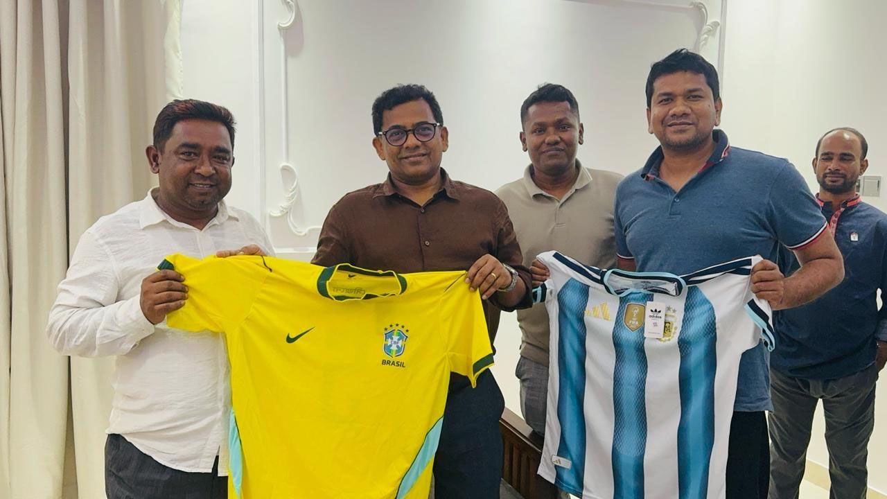 ফুটবল উন্মেদনা; কাশিয়ানীতে ব্যতিক্রমী প্রতীকী ম্যাচের আয়োজন 