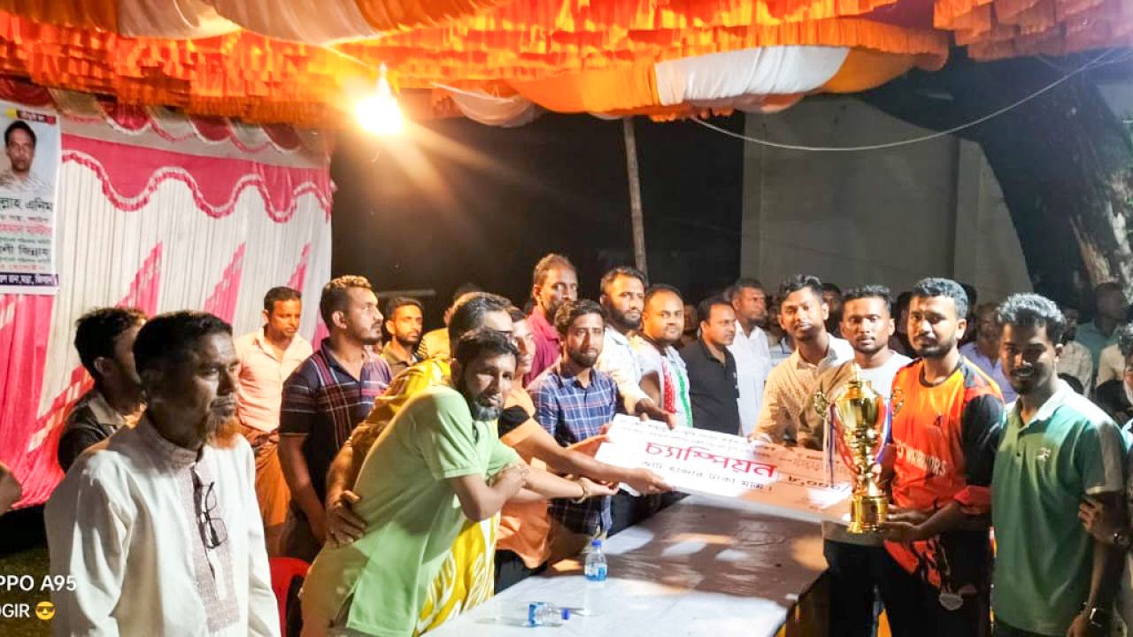 ডা. শাহাবুদ্দিন স্মরণে শর্টপিচ নাইট ক্রিকেট টুর্নামেন্টের ফাইনাল ও পুরস্কার বিতরণ