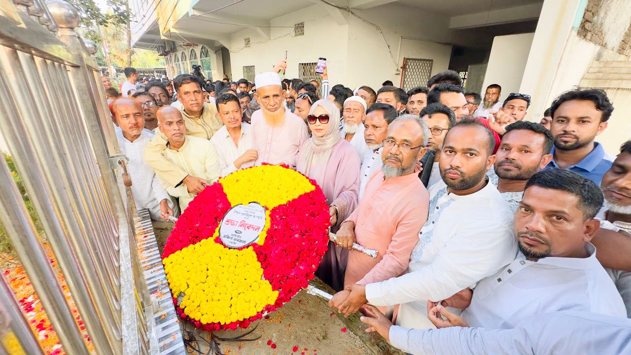 হাটহাজারীতে ব্যারিস্টার সাকিলা ফারজানা এমপিকে গণসংবর্ধনা