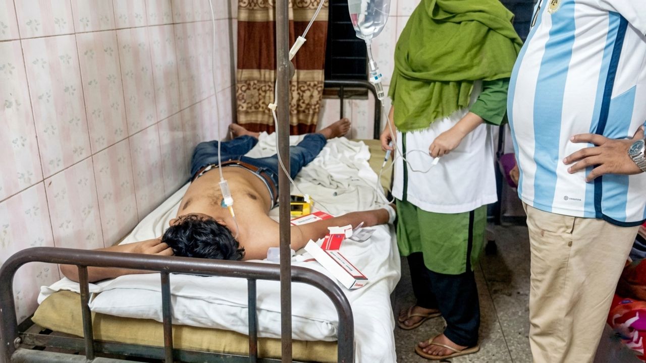 লালপুরে র‍্যাব সদস্যদের ওপর হামলা, আহত ১, আটক ১