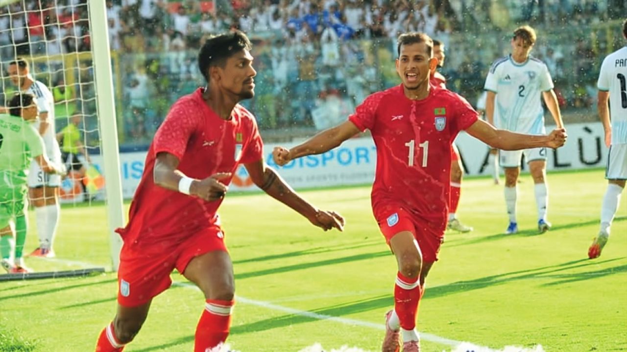 ছেলের ভবিষ্যদ্বাণী মিলিয়ে জোড়া গোলে ইতিহাস গড়লেন তপু
