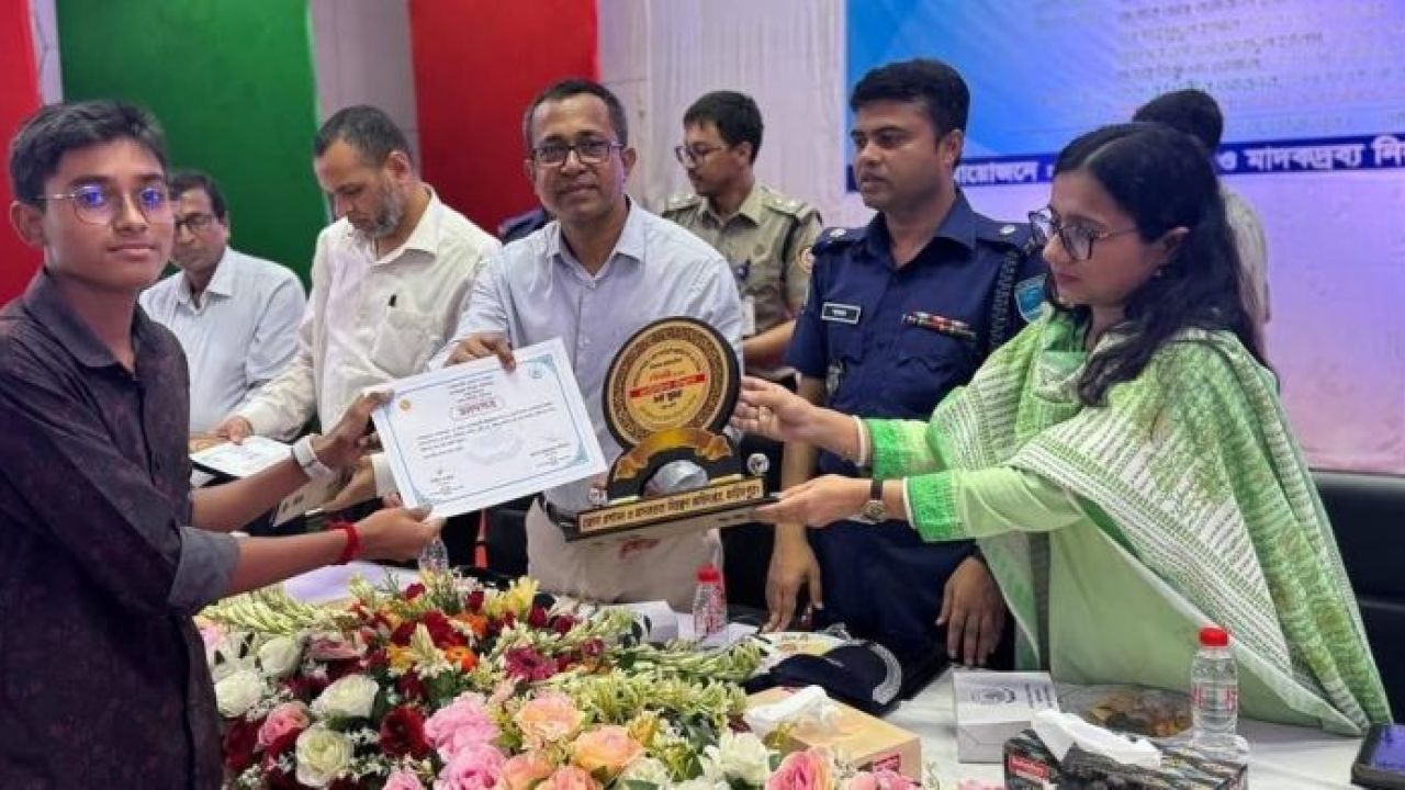শোভাযাত্রা ও আলোচনা সভায় ফরিদপুরে মাদকবিরোধী দিবস পালন