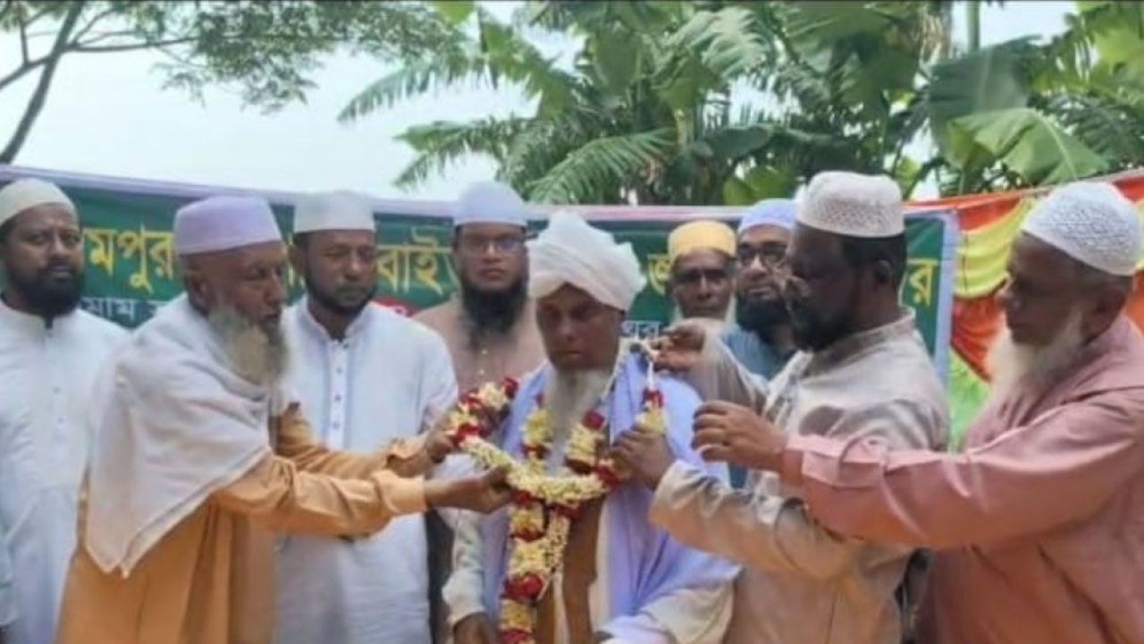 চার যুগের বেশি সেবার স্বীকৃতি, রাজকীয় বিদায়ে সম্মানিত ইমাম