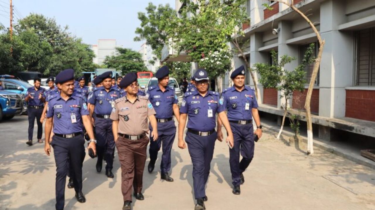 সিদ্ধিরগঞ্জ থানা পরিদর্শন করলেন অতিরিক্ত ডিআইজি এম এ জলিল