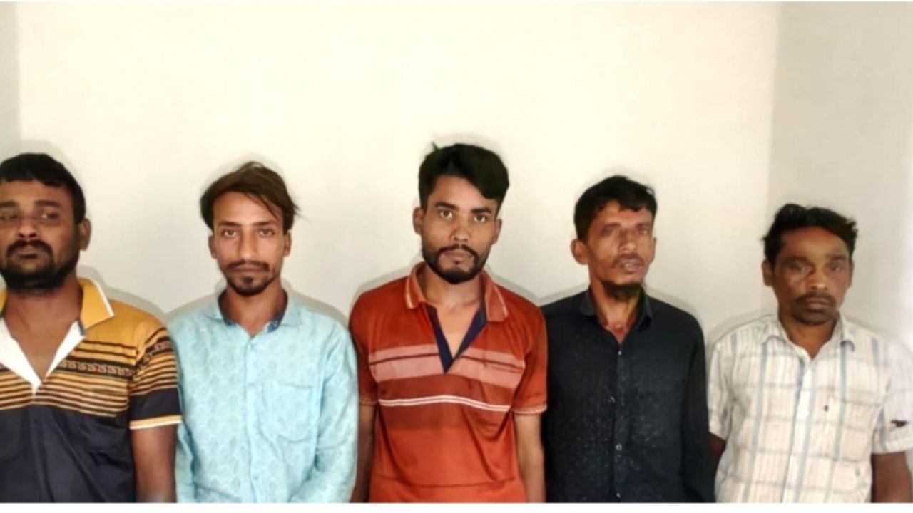 সিরাজগঞ্জে মাদকবিরোধী অভিযানে বড় সাফল্য, ৫ ব্যবসায়ী গ্রেফতার