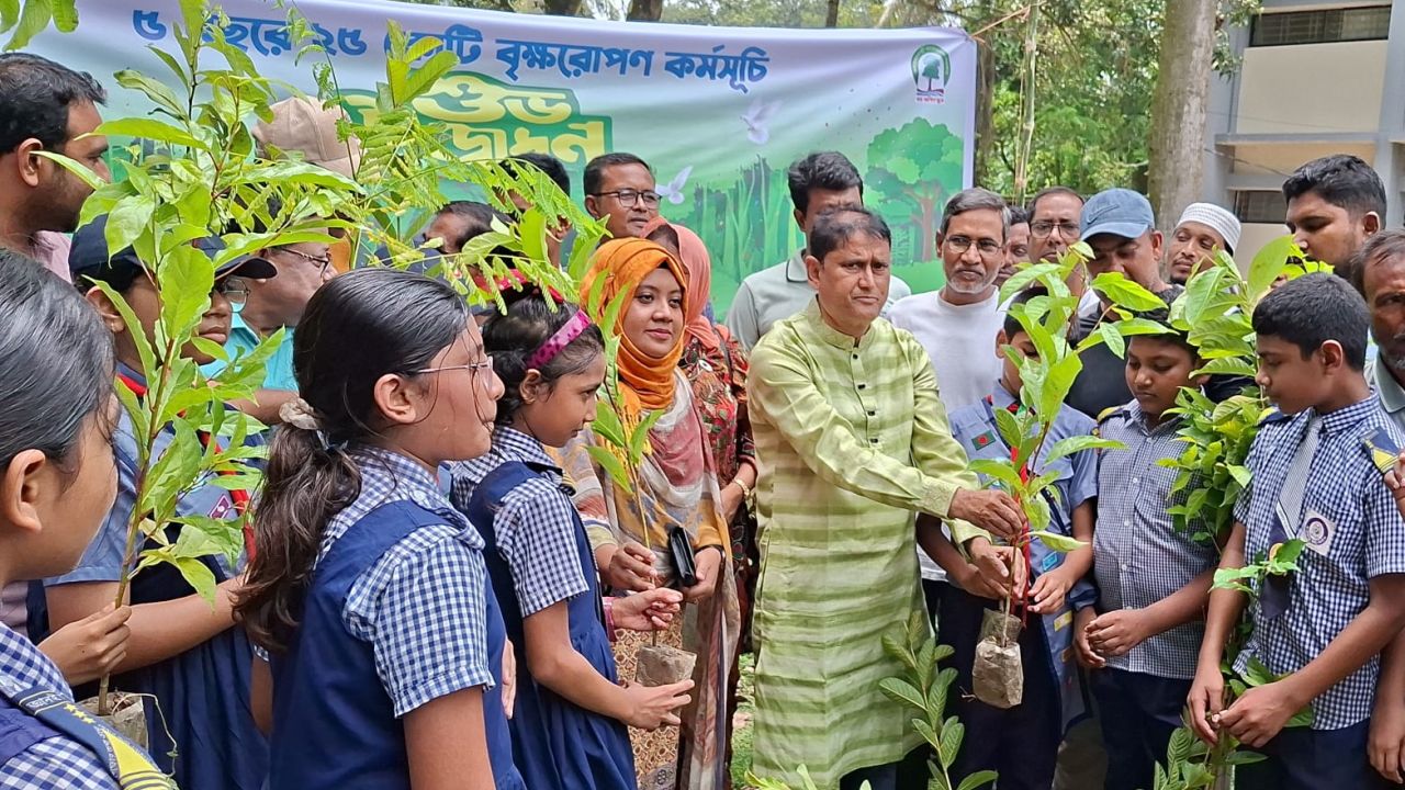 মানবসেবার পাশাপাশি পরিবেশ রক্ষায় মান্দায় অনন্য আয়োজন
