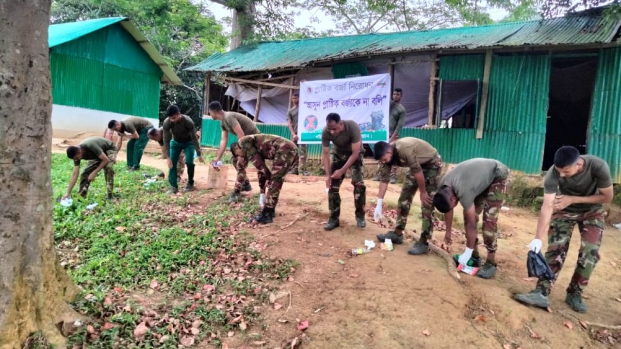 রাঙ্গামাটিতে সেনাবাহিনীর পরিবেশ সচেতনতা অভিযান 