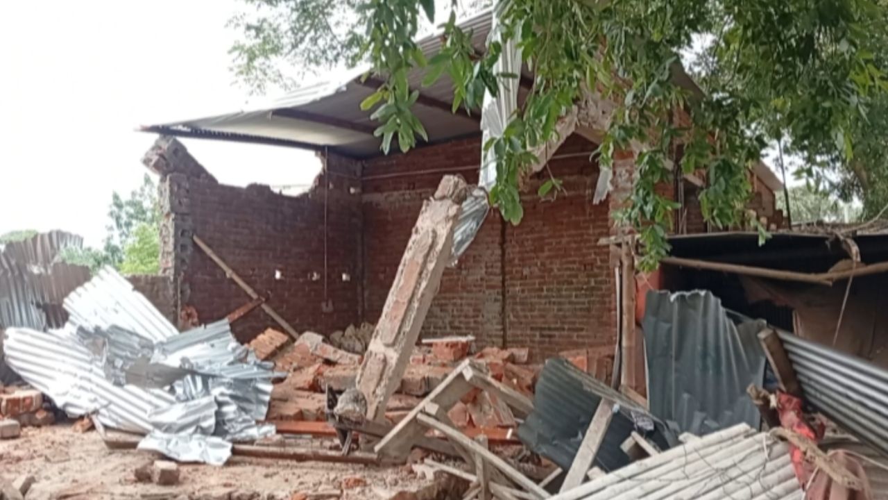 ফরিদপুরে ৬ কোটি টাকার সরকারি জমি উদ্ধার, অবৈধ মার্কেট উচ্ছেদ