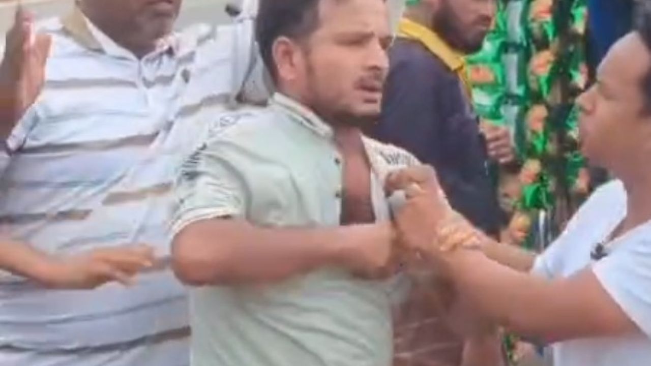 আওয়ামী লীগের প্রতিষ্ঠাবার্ষিকীর মিছিল থেকে দুইজন আটক