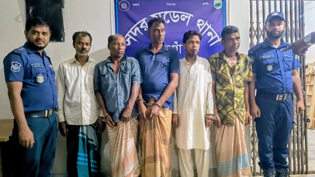 ‘শয়তানের নিঃশ্বাস’ ছড়িয়ে স্বর্ণ লুট, বৃদ্ধার মৃত্যু: নওগাঁয় গ্রেফতার ৪