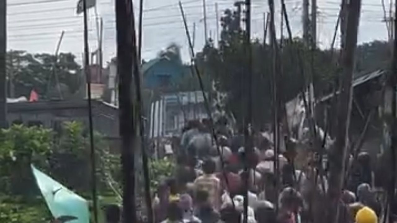 ভাঙ্গায়  রণক্ষেত্র: দুই পক্ষের সংঘর্ষে আহত ৬০, আহত ১০ পুলিশ সদস্য
