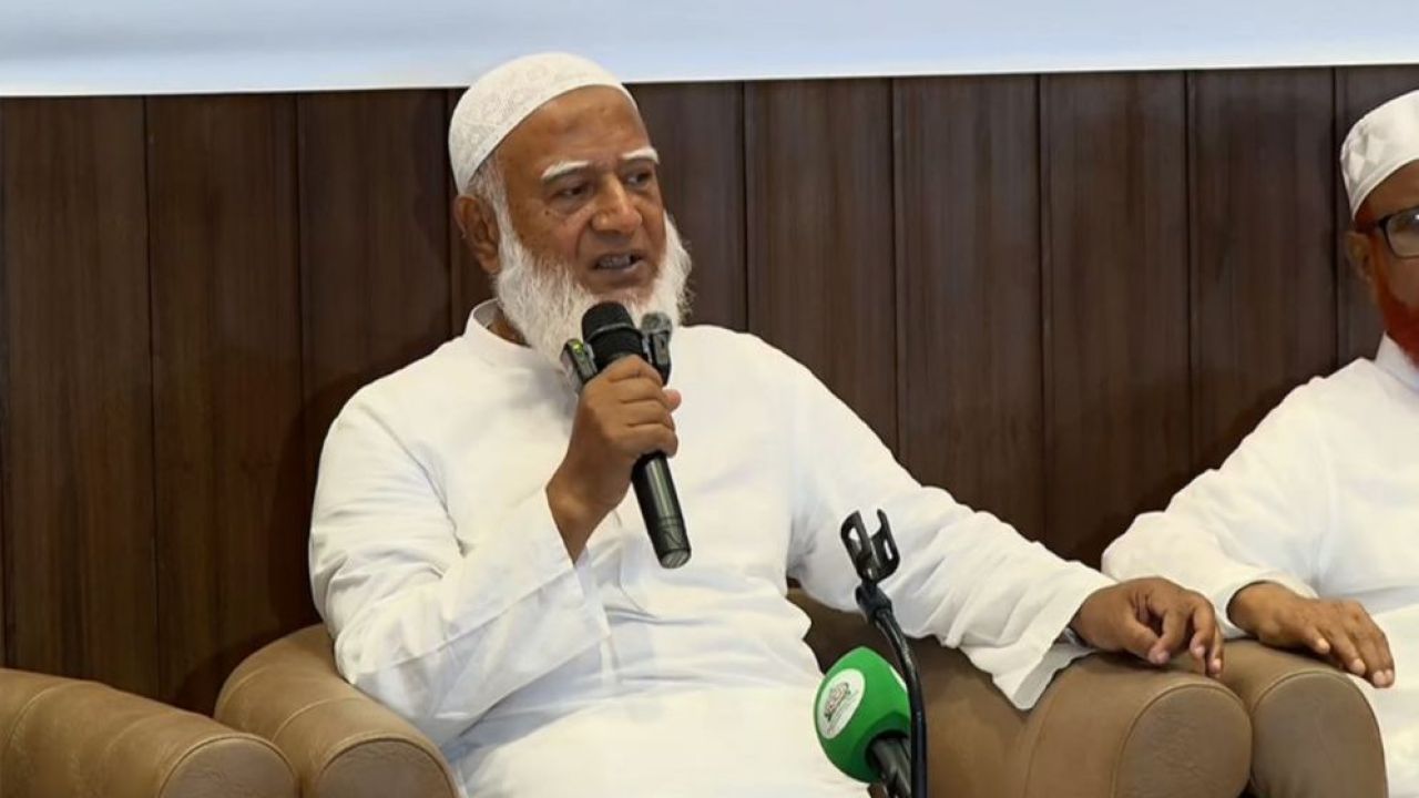 জনগণ সংবিধান সংস্কারের ম্যান্ডেট দিয়েছে, সংশোধনের নয়: জামায়াত আমির
