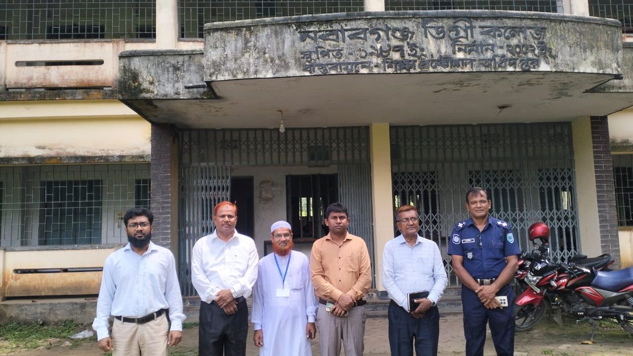 নবাবগঞ্জে এইচএসসি পরীক্ষা কেন্দ্র পরিদর্শন করলেন ইউএনও