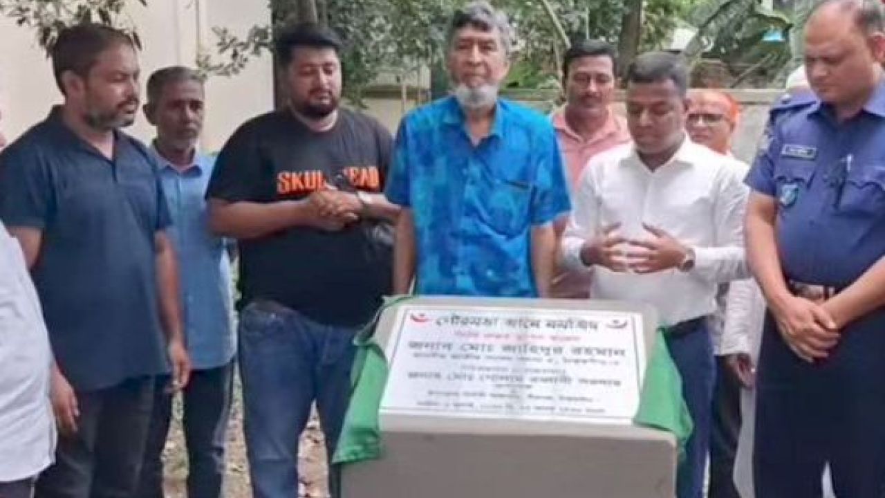 ৩৬ বছর পর পীরগঞ্জ পৌরসভা চত্বরে জামে মসজিদের ভিত্তিপ্রস্তর স্থাপন