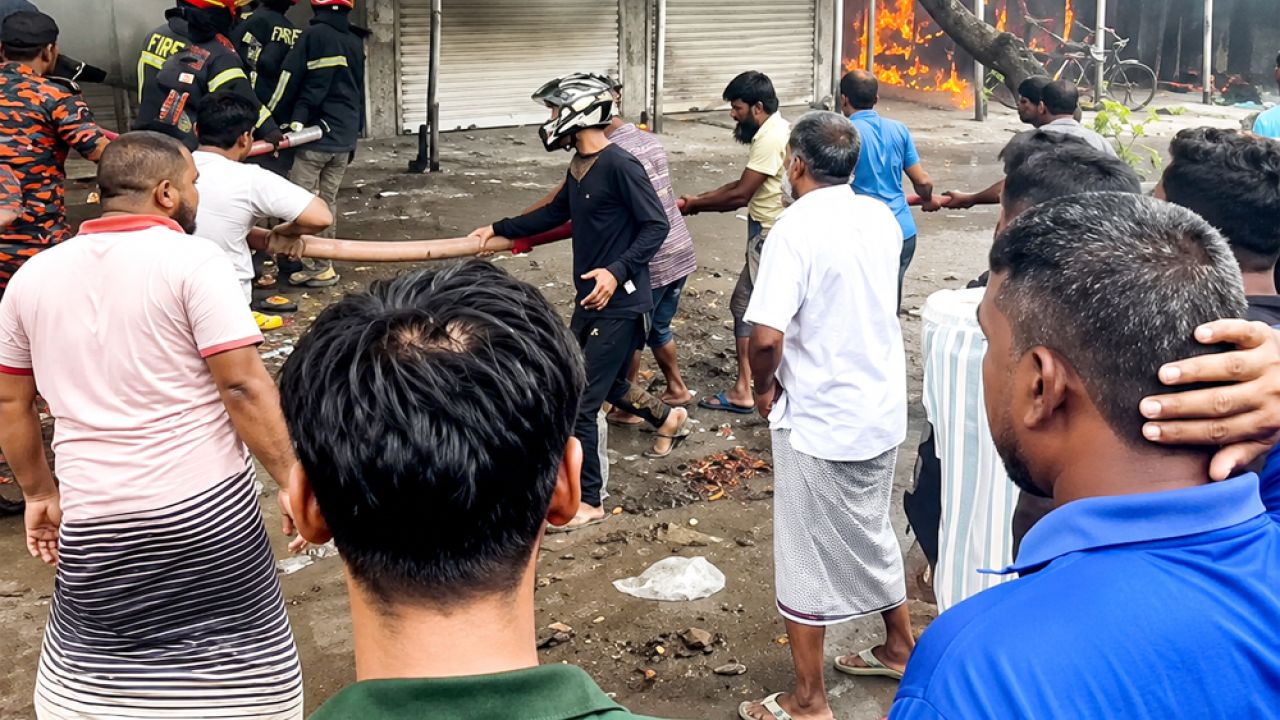 কাশিয়ানীতে আগুনে পাঁচ দোকান পুড়ে ছাই