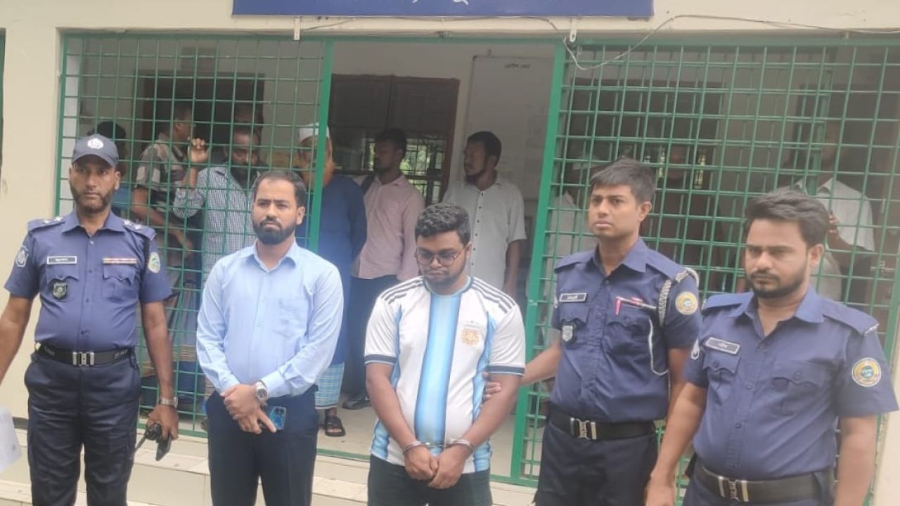 দালালমুক্ত ভূমি অফিস গড়তে অভিযান, মির্জাগঞ্জে আটক এক ব্যক্তি