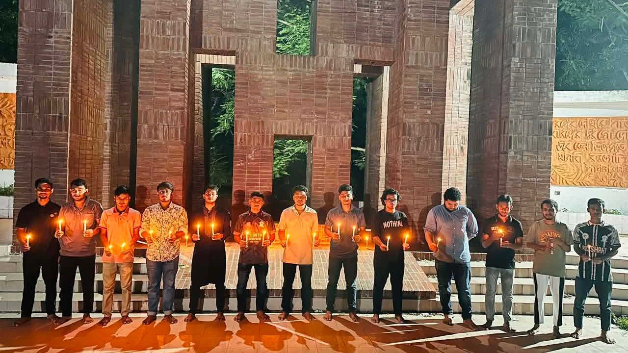 শহিদ রিজভীর স্মরণে ইবিতে ছাত্র ইউনিয়নের মোমবাতি প্রজ্বলন
