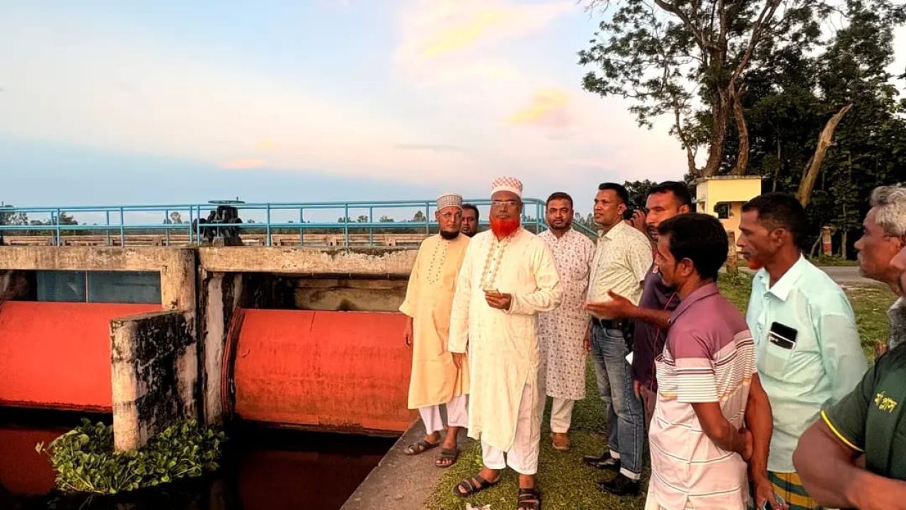 বুড়ি তিস্তার সার্বিক পরিস্থিতি পরিদর্শন করলেন নীলফামারী-১ আসনের সংসদ সদস্য