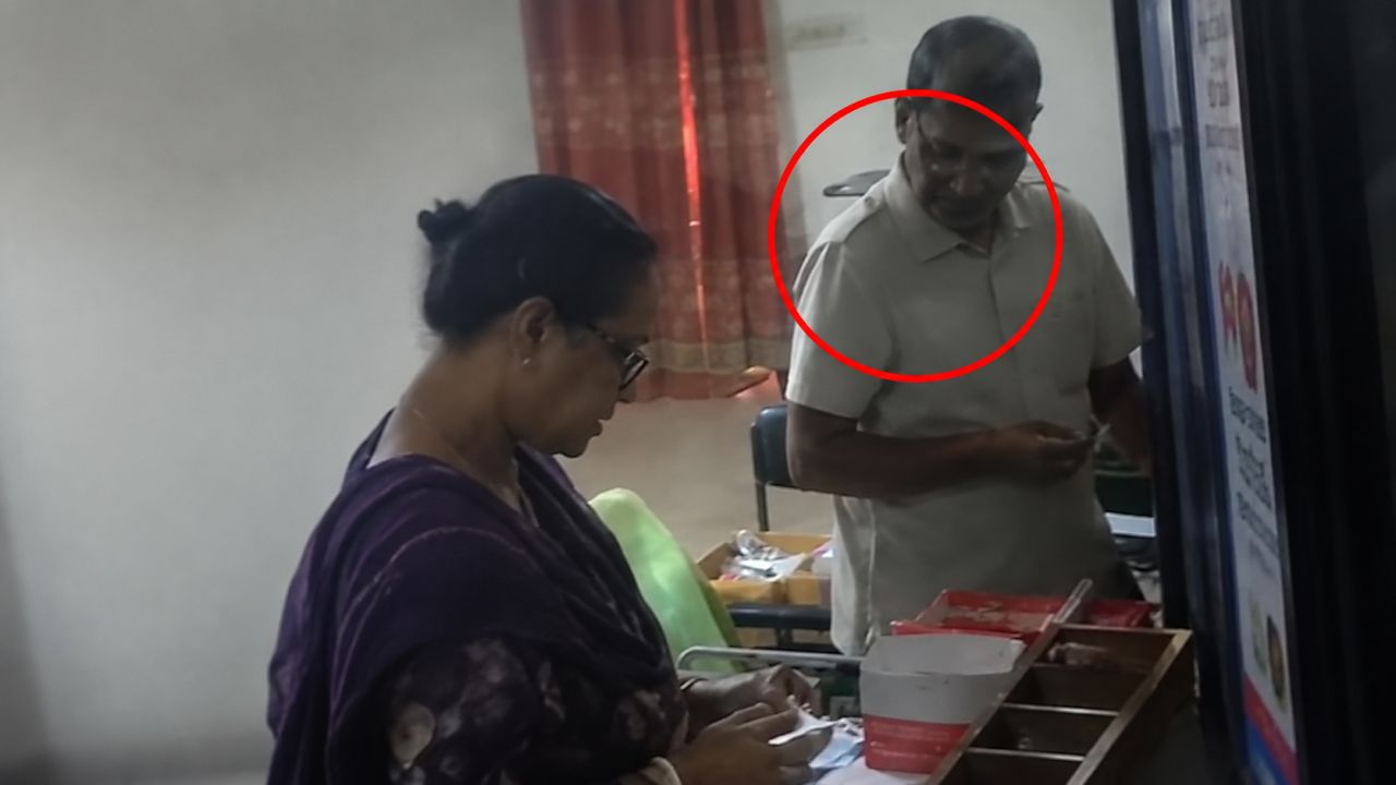 সাসপেন্ডেড কর্মকর্তার সরকারি হাসপাতালে দায়িত্ব পালনের অভিযোগ, প্রশ্নের মুখে খুলনা বিশেষায়িত হাসপাতাল প্রশাসন