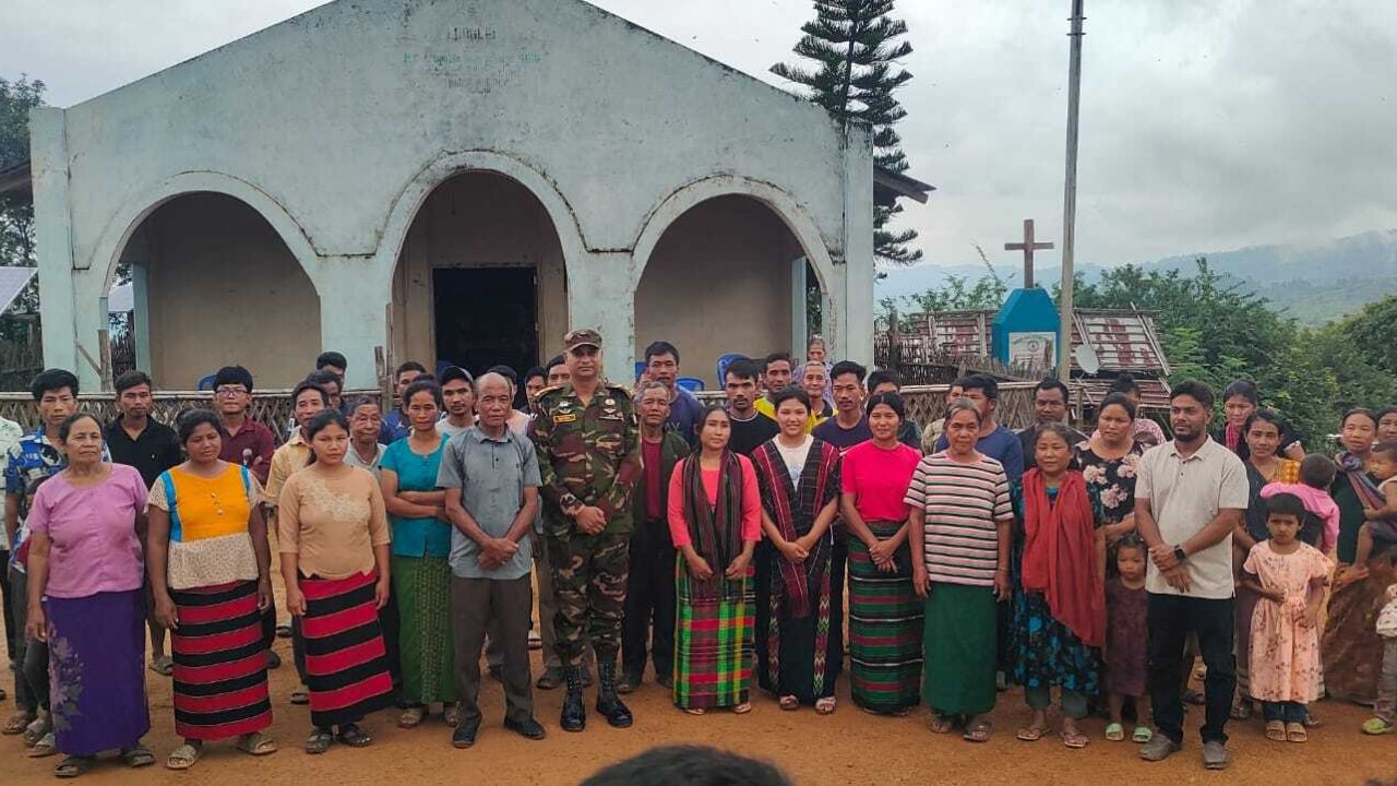 পাহাড়ে নিরাপদ পানির নতুন ঠিকানা, লুংলেই পাড়ায় সৌরচালিত পাম্প উদ্বোধন