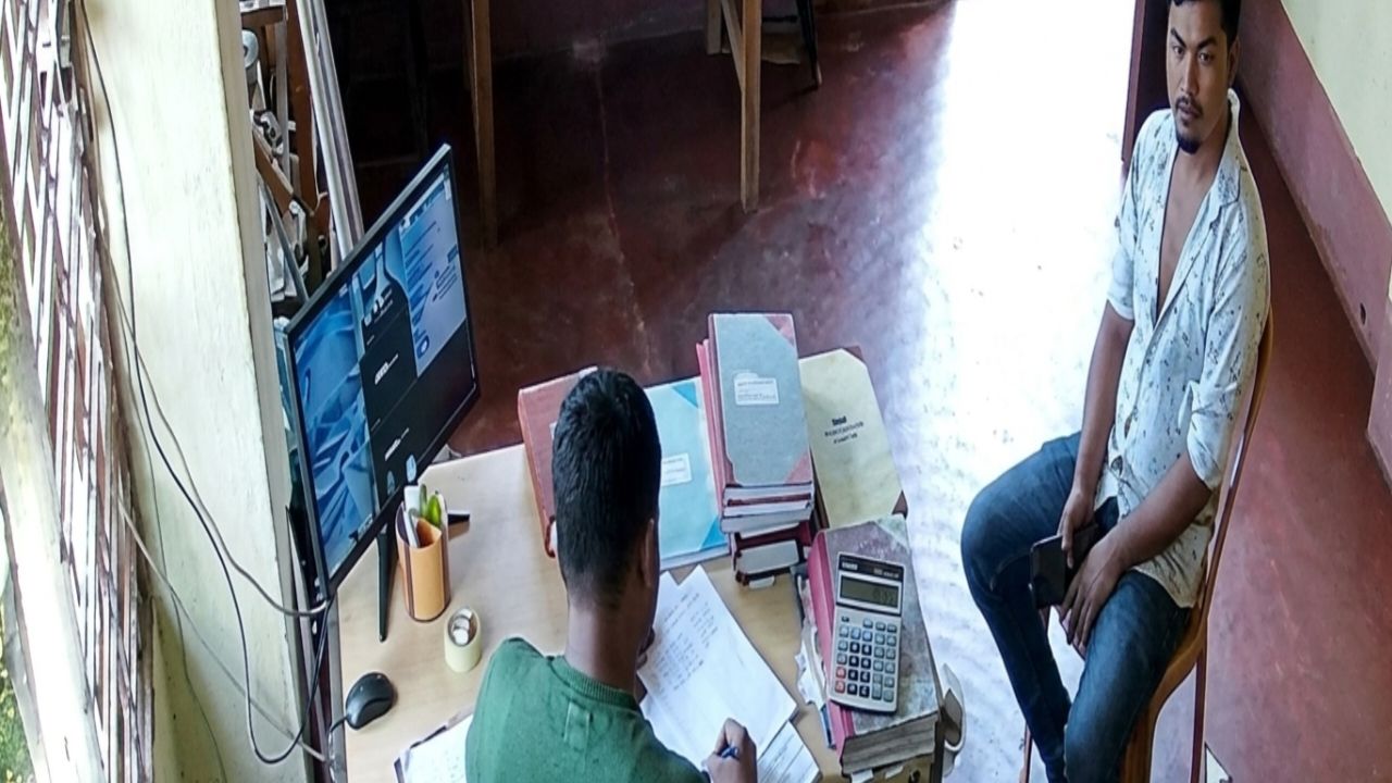 ব্যবসায়ীর পরিচয়ে তেল নিতে এসে ৫০ হাজার টাকা নিয়ে উধাও