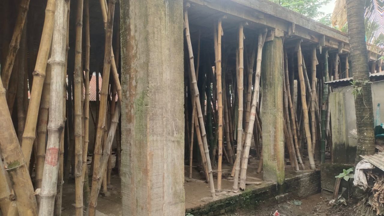 মামলা চলমান, তবুও বিরোধপূর্ণ জমিতে বাড়ি নির্মাণের অভিযোগ